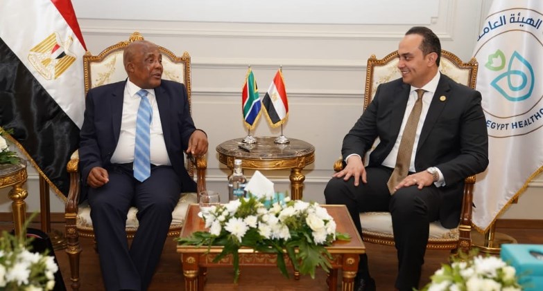 رئيس هيئة الرعاية الصحية يبحث مع وزير صحة جنوب أفريقيا تعزيز السياحة العلاجية والاستثمار الصحي