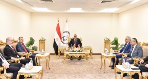 وزير الدولة للإنتاج الحربي يستقبل رئيس هيئة الصناعات الدفاعية التركية