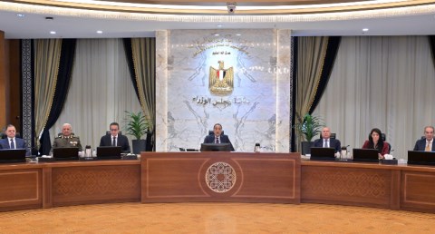 رئيس جهاز التعبئة والإحصاء يُقدم عرضًا حول "التعداد العام للسكان والإسكان والمنشآت"