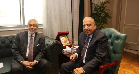وزير الكهرباء يبحث مع  AMEA POWER التوسع في محطات تخزين الطاقة