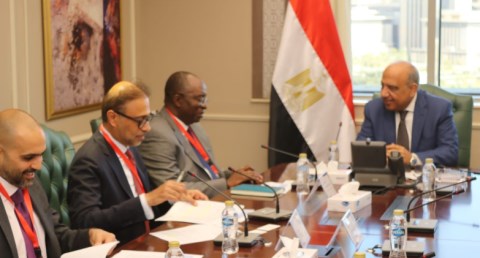  وزير الكهرباء : تعظيم مشاركة القطاع الخاص في إنتاج وتوزيع الكهرباء