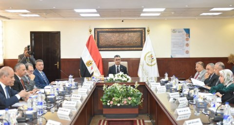 الدكتور شريف فاروق يترأس اجتماع الجمعية العامة للشركة المصرية القابضة للصوامع والتخزين لمتابعة الموقف التنفيذي واعتماد الميزانية