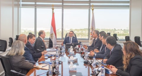 الاستثمار تبحث مع بلومبرج جرين الأمريكية إنشاء مركز للأمن الغذائي