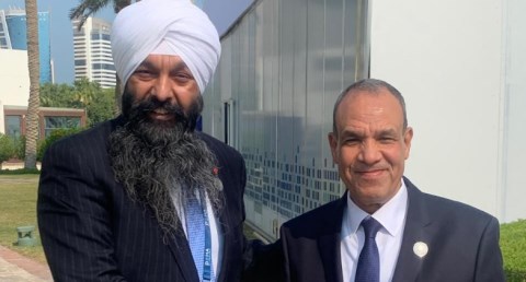 وزير الخارجية يلتقي وزير الدولة الكندي للتنمية الدولية على هامش منتدى الدوحة