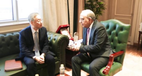 ل الدكتور محمود عصمت، وزير الكهرباء والطاقة المتجددة