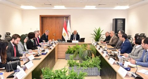 وزير الري يبحث مع بنك الاستثمار الأوروبي