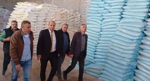 "الزراعة" تضبط مخزنًا غير مرخص لتهريب الأسمدة المدعمة بالمحلة الكبرى