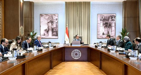  الحكومة تبحث وضع حلول جذرية للمشكلات المالية لماسبيرو والصحف القومية