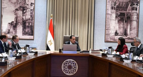 رئيس الوزراء: الحكومة تضع خفض الدين العام والخارجي وتقليل أعباء خدمته 
