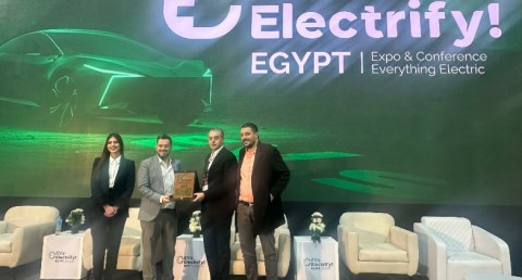 «برانديت كايرو» تكرّم الكان أوتو وكلاء آرك فوكس خلال قمة EVs Electrify Egypt 2025