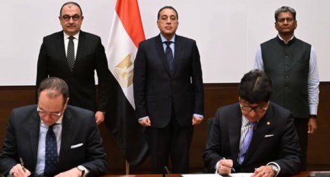 توقيع عقد تشغيل فندق الكونتيننتال