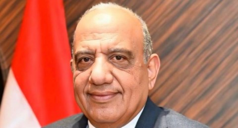 وزير الكهرباء يغادر إلى العاصمة الصينية بكين لبحث سبل التعاون