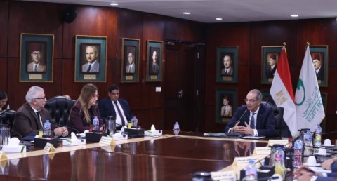 الدكتورعمرو طلعت وزير الاتصالات وتكنولوجيا المعلومات يجتمع بمجلس إدارة الهيئة القومية للبريد بتشكيله الجديد