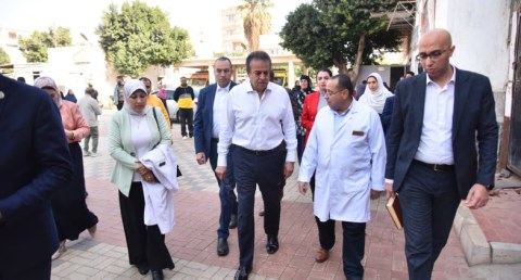 وزير الصحة يتفقد مستشفى سنورس المركزي ويوجه برفع كفاءة الخدمات المقدمة