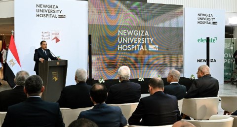 رئيس الوزراء: القيادة السياسية تهتم بملفي التعليم والصحة