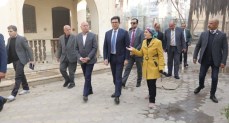 وزير الثقافة ومحافظ القاهرة بقصر ثقافة عين حلوان يتفقد أوضاع القصر