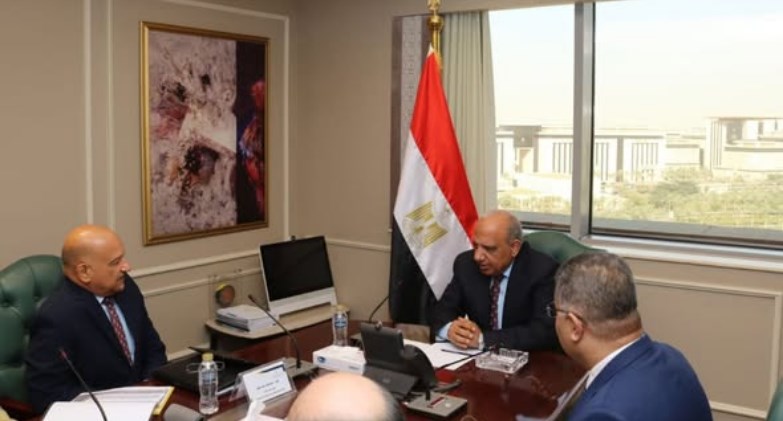 زير الكهرباء يجتمع برؤساء الشركة المصرية للتعدين