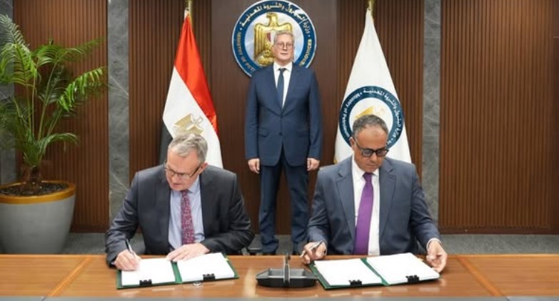 توقيع اتفاقية للبحث عن البترول في خليج السويس 