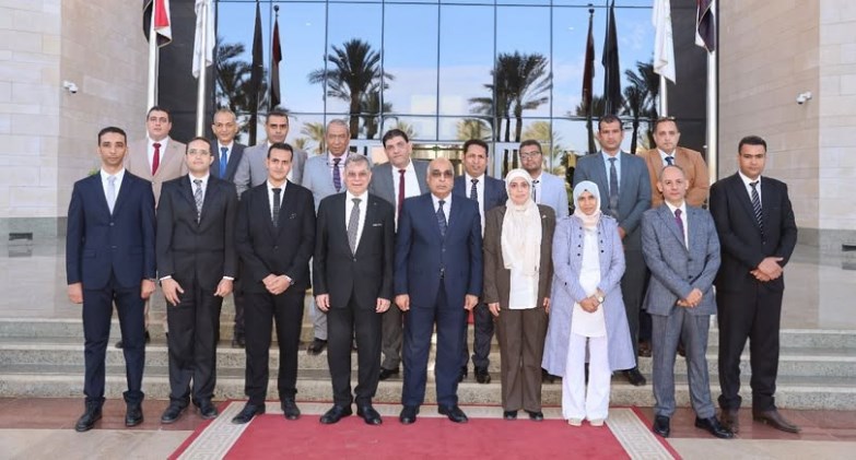 وزير العدل يلتقي وفداً من ممثلي مصلحة الخبراء