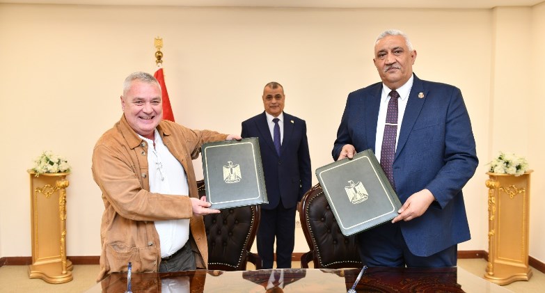 وزير الدولة للإنتاج الحربي يشهد مراسم توقيع عقد للتعاون المشترك في مجال التصنيع العسكري