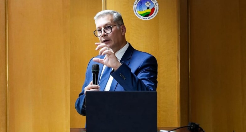  المهندس كريم بدوي وزير البترول والثروة المعدنية