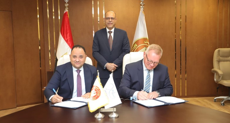  تجديد اتفاقية عمل تحفظ حقوق 2075 عاملاً بشركة قناة السويس للحاويات