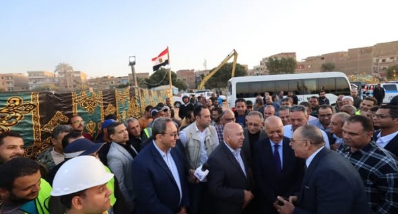 كامل الوزير يتفقد محطات ومسار الخط الثاني من شبكة  القطار السريع