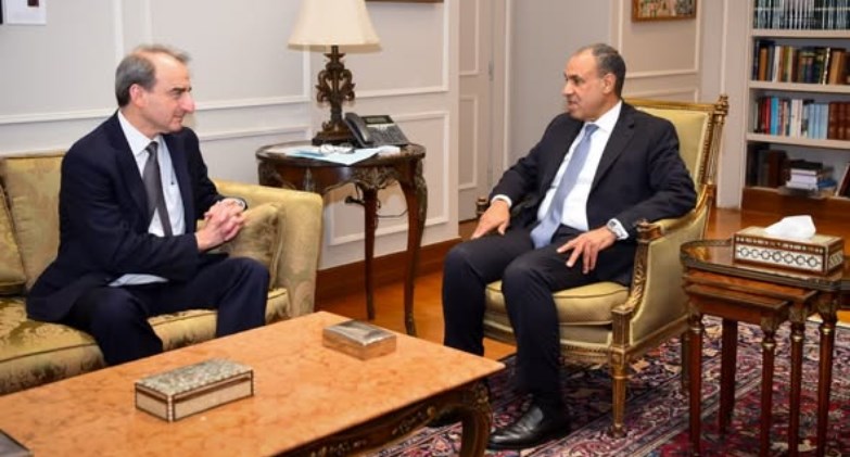  وزير الخارجية والهجرة