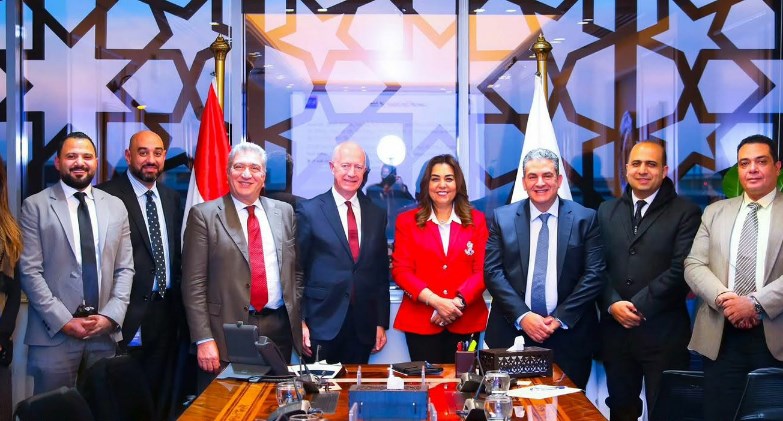 أسمنت سيناء تخطط استثماريًا لخفض الكربون بالتعاون مع التنيمة المحلية