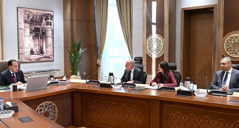 مدبولي يناقش الفرص الاستثمارية بمنطقة المثلث الذهبي مع القطاع الخاص