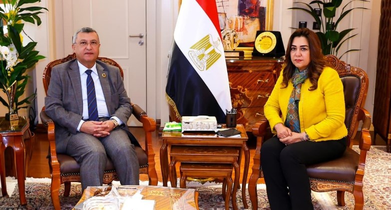 وزيرة التنمية المحلية تستقبل أعضاء لجنة الطاقة والبيئة والقوى العاملة بمجلس الشيوخ