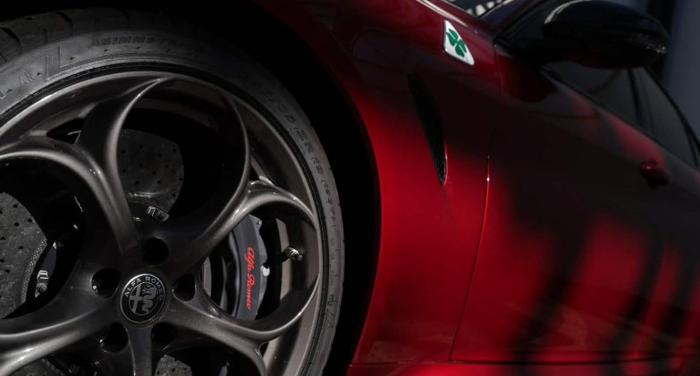 ألفا روميو تكشف عن نسخ محدودة Giulia & Stelvio Quadrifoglio Collezione