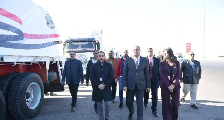 التموين تطلق القافلة رقم 15 من المساعدات الإغاثية العاجلة إلى قطاع غزة