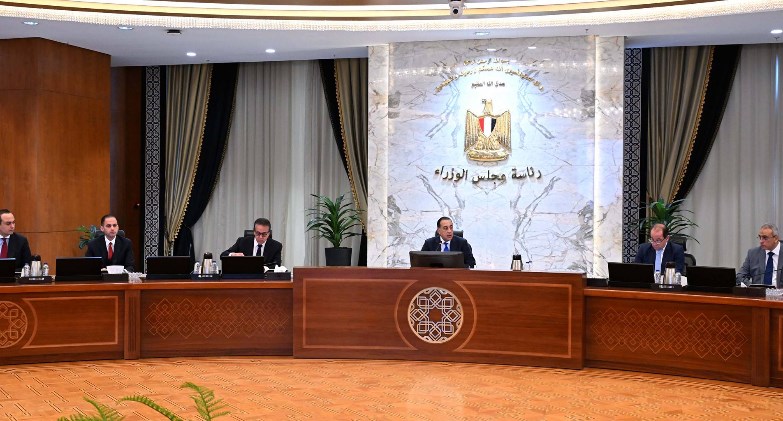 رئيس الوزراء يتابع الموقف التنفيذي لتطبيق منظومة التأمين الصحي الشامل