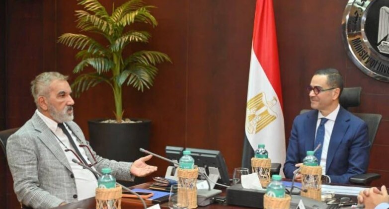 الخطيب  مع “Bonny socks” التركية