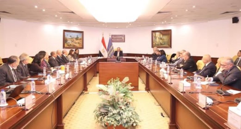  وزير الاتصالات يعقد مائدة مستديرة مع لجنة التحول الرقمي بغرفة التجارة الأمريكية بالقاهرة 