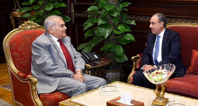  وزير الخارجية يلتقي رئيس مجلس الشيوخ