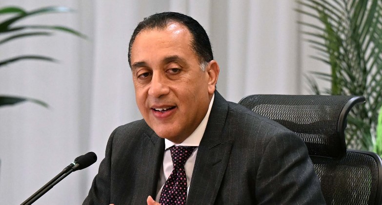 رئيس الوزراء يهنئ فخامة الرئيس بالعام الميلادي الجديد