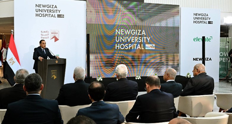 رئيس الوزراء: القيادة السياسية تهتم بملفي التعليم والصحة