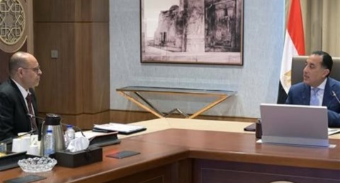 رئيس الوزراء يوجه ببدء جلسات التشاور بشأن اللائحة التنفيذية لقانون العمل  