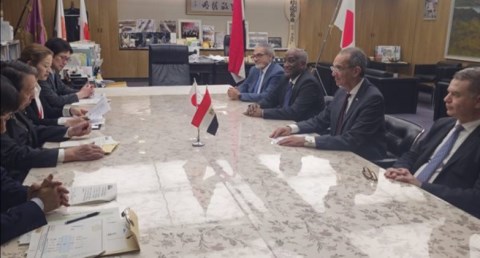 وزير الاتصالات يبحث التعاون مع محافظ طوكيو بمجال دعم ريادة الأعمال     