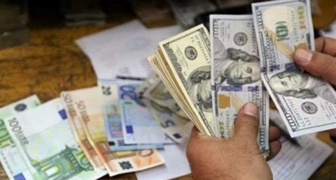 ضبط قضايا إتجار بالنقد الأجنبي