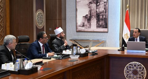 الحكومة توجه بحصر الفرص الاستثمارية بهيئة الأوقاف لطرحها للقطاع الخاص