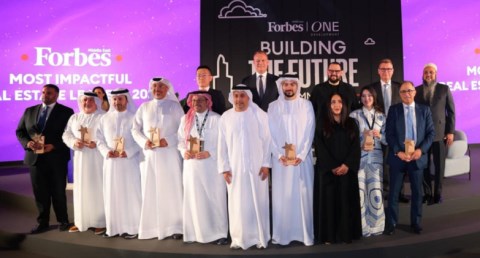 قمة فوربس الشرق الأوسط "بناء المستقبل" تنطلق في أبوظبي