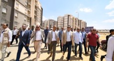 وزير الإسكان يتفقد مشروع سكن مصر بأرض المعارض 