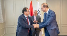  بـ1.7 مليون دولار.. قناة السويس توقع مشروع لإنتاج مواد التعبئة