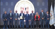 وزير الاستثمار يسلم 6 رخص ذهبية لمشروعات جديدة     