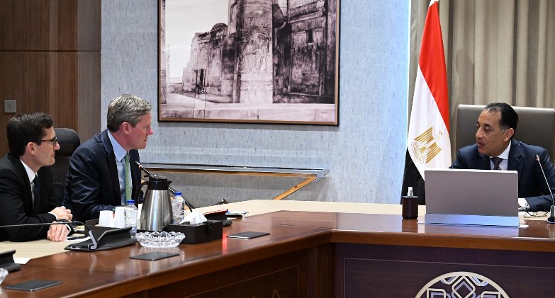 رئيس الوزراء يبحث خطط فيزا لزيادة استثماراتها في مصر  