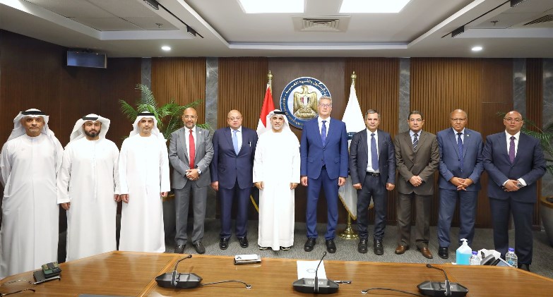 وزير البترول يبحث سبل تعزيز التعاون مع مجموعة موانئ ابوظبي     