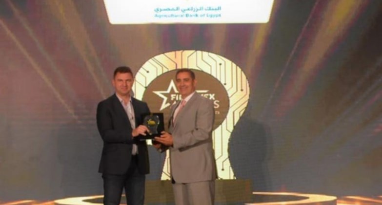 البنك الزراعي المصري يحصل على جائزة التميز في الخدمات المصرفية من قمة فينوفكس شمال أفريقيا 2025